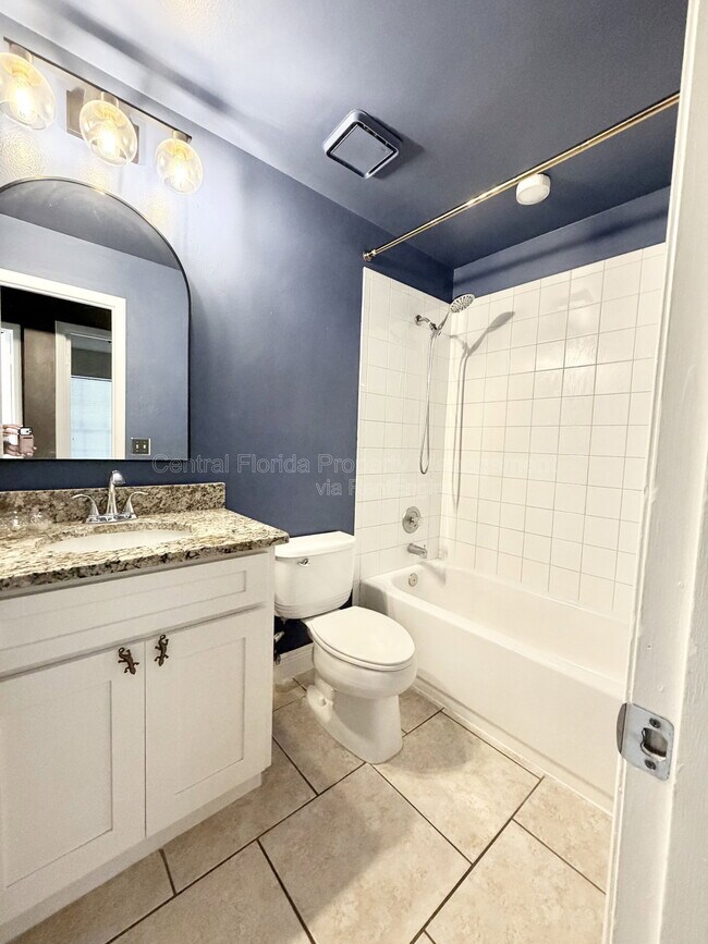 Building Photo - 10227 Comfort Cir