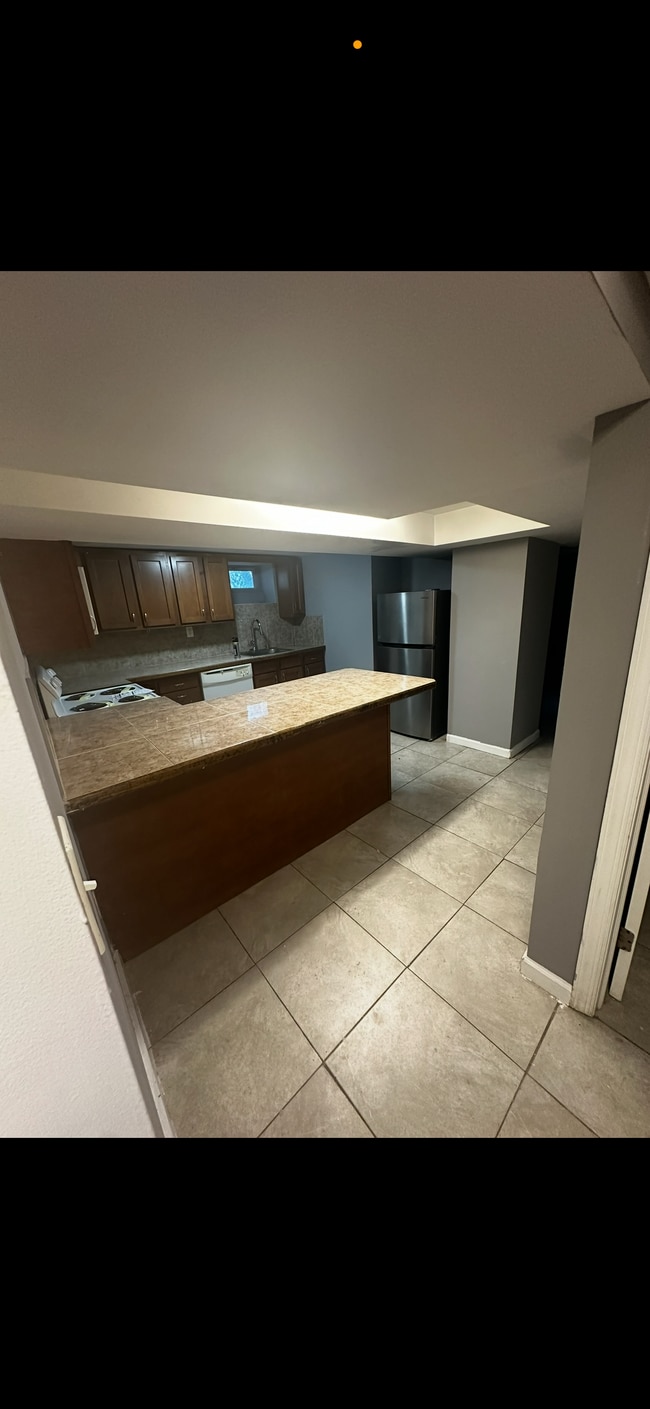 Building Photo - 42 Cottage St