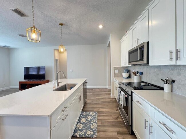 Building Photo - 10353 Fieldstone Myrtle Wy