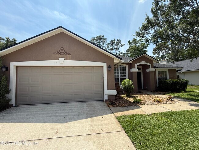 Building Photo - 12244 Lake Fern Dr