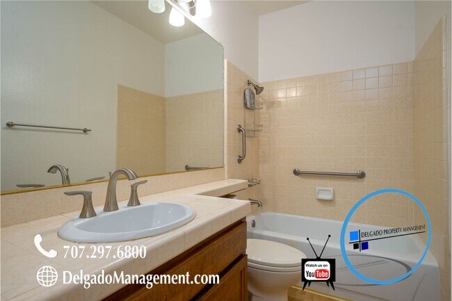 Building Photo - Newly renovated Benicia Marina condo