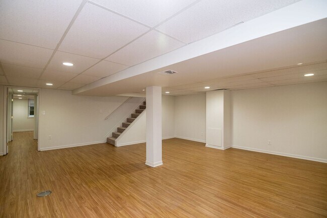 Building Photo - 2630 Glenbrook Ct