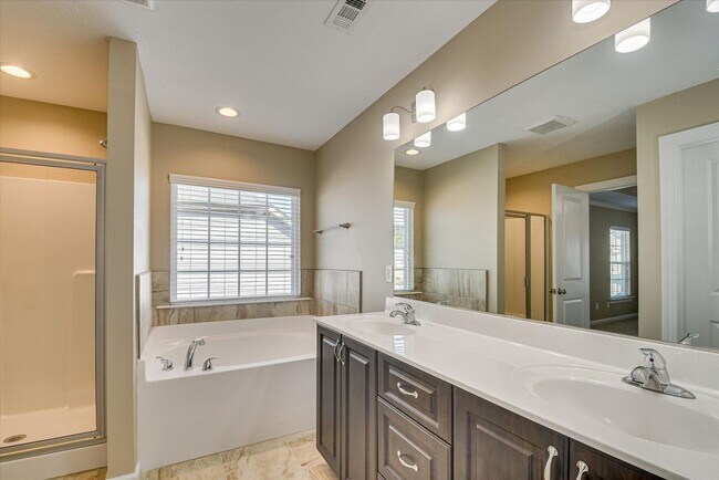Building Photo - 852 Williford Run Dr