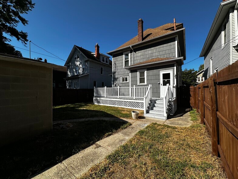 Building Photo - 2266 Indiana Ave