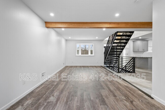Building Photo - 762 S Margaretta St