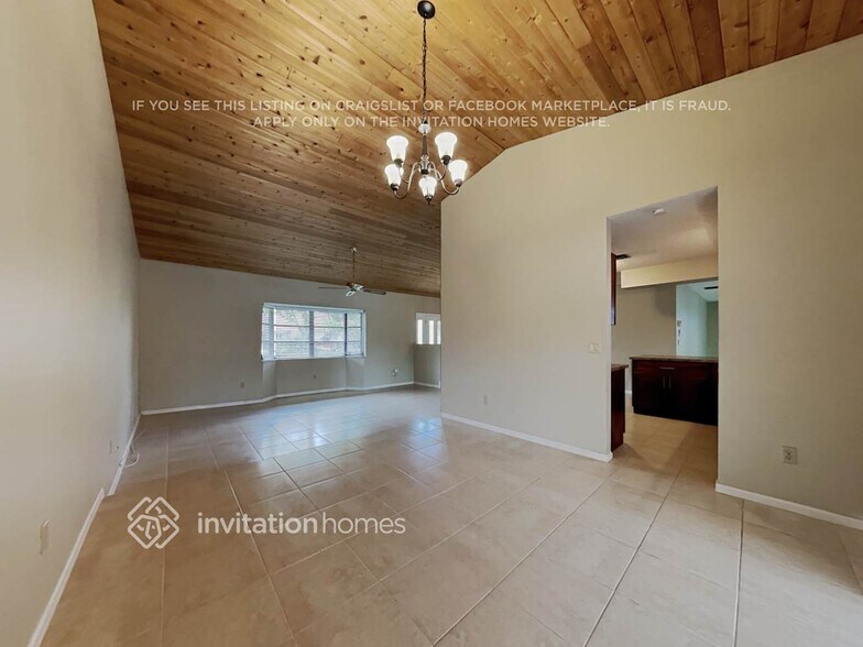 Building Photo - 4069 Alpinia Ct S