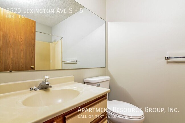 Building Photo - 3520 Lexington Ave S