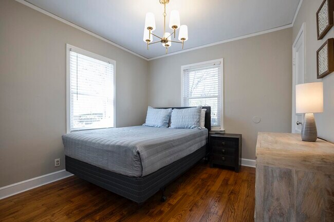 Building Photo - 2522 N Edwin Cir