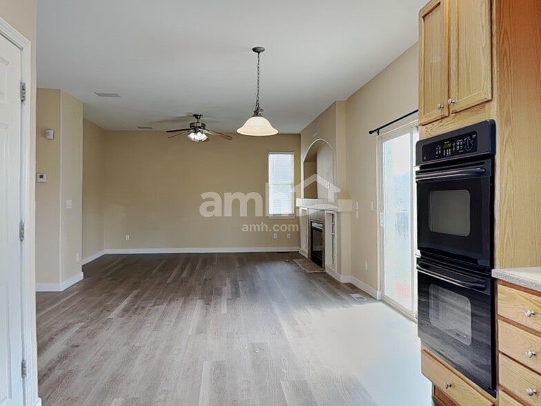 Building Photo - 9742 Jasper Dr