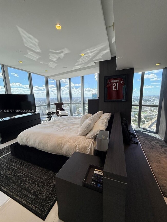 Building Photo - 1100 Biscayne Blvd