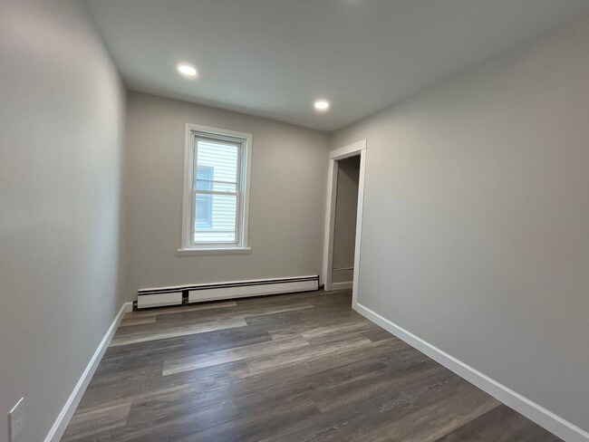 Building Photo - Freshly updated 3-bedroom, 1-bath twin hom...