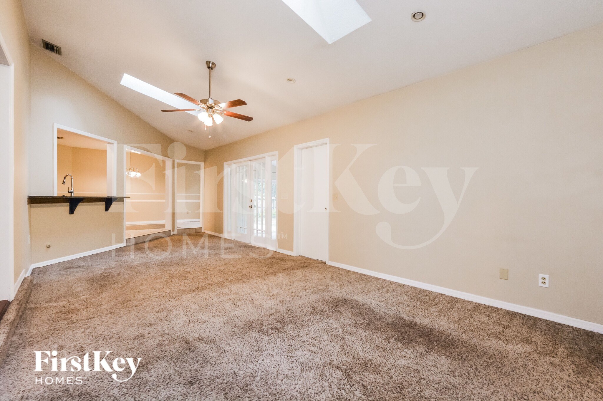 Building Photo - 520 Whispering Oak Ln