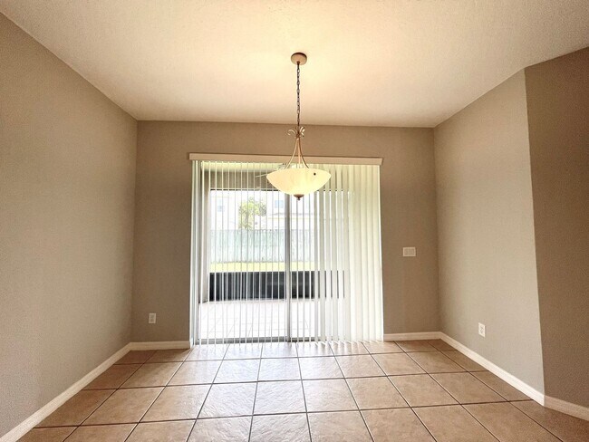 Building Photo - SOUTHEAST ORLANDO  - NICE UPGRADED HOUSE IN TIVOLI WOODS VILLAGE