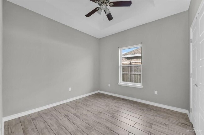 Building Photo - 2713 W Primrose Ave
