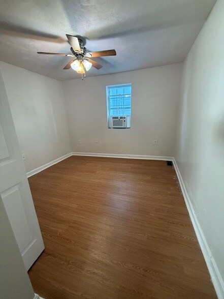 Building Photo - 43 Marion St