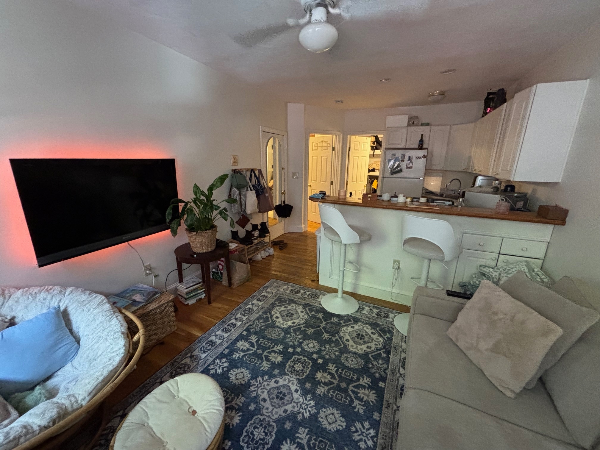 Building Photo - 19 Irving St