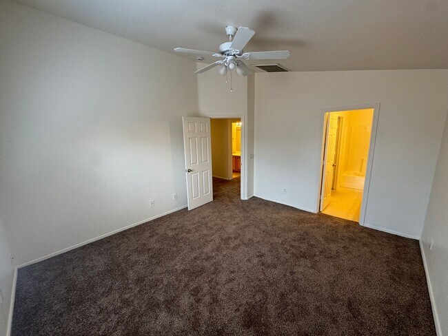 Building Photo - 1225 W Darrel Rd