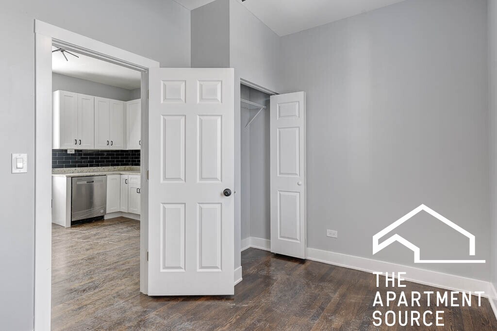 Building Photo - 2935 N Lawndale Ave