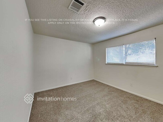 Building Photo - 3822 Stillview Dr