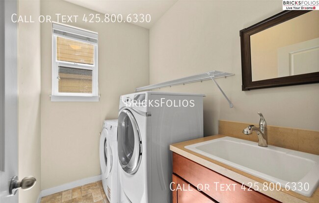 Building Photo - 10550 Sheridan Cres NE