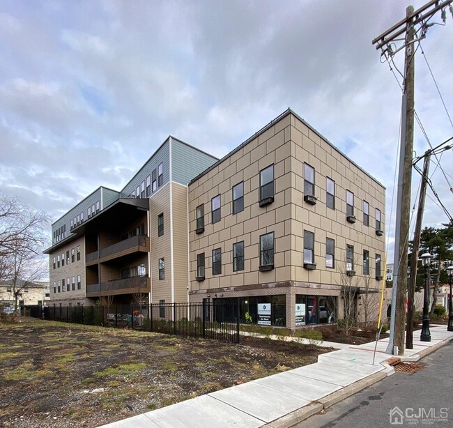 Primary Photo - 22 Center St