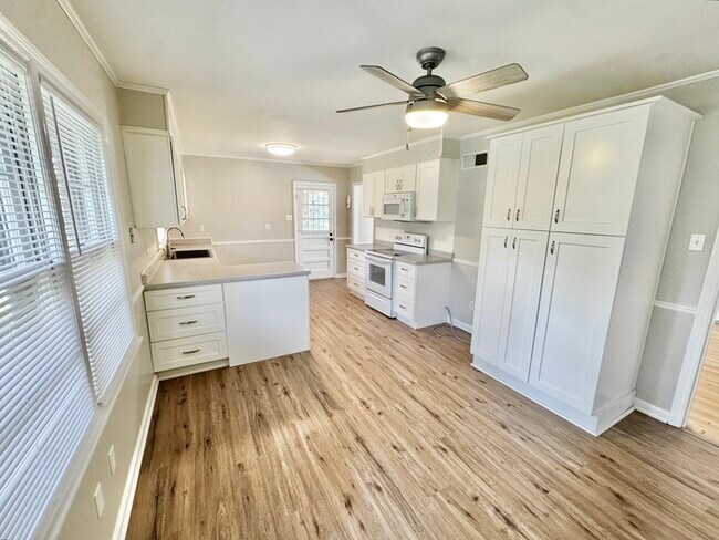 Building Photo - 3078 Chaucer Ln