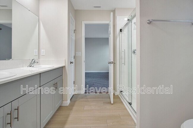 Building Photo - 3889 Geranium Ave
