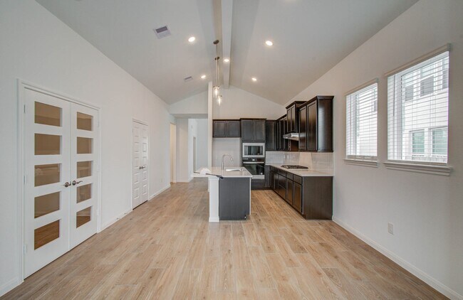 Building Photo - 24811 Harrow Mdw Dr