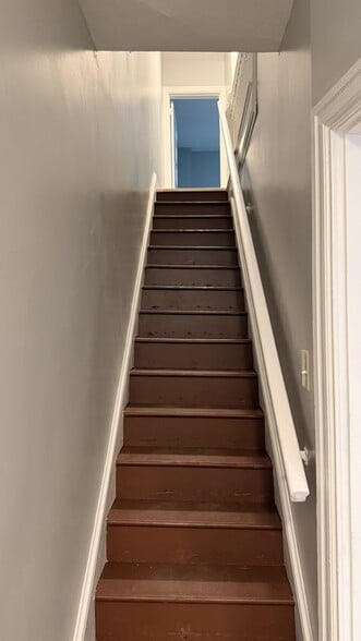 Building Photo - 841 E Philadelphia St