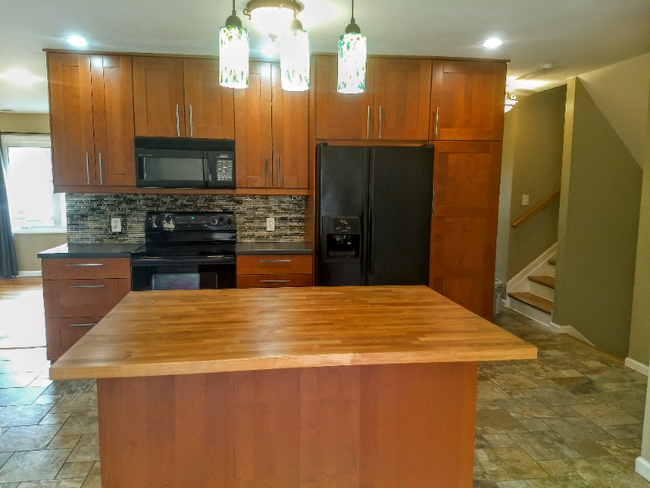 Building Photo - 16351 Petro Dr