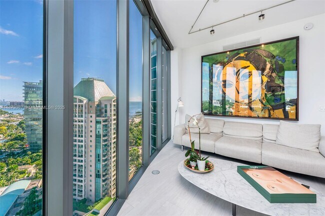Building Photo - 2831 S Bayshore Dr