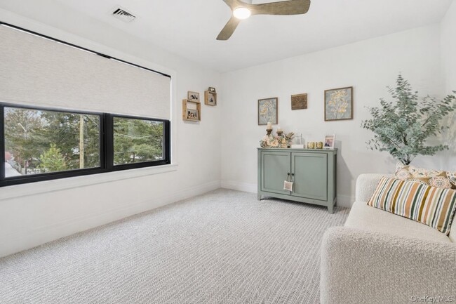 Building Photo - 55 S Phillips Ave