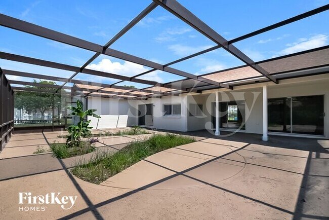 Building Photo - 8811 Shenandoah Ln