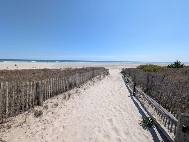 Building Photo - 3801 Boardwalk