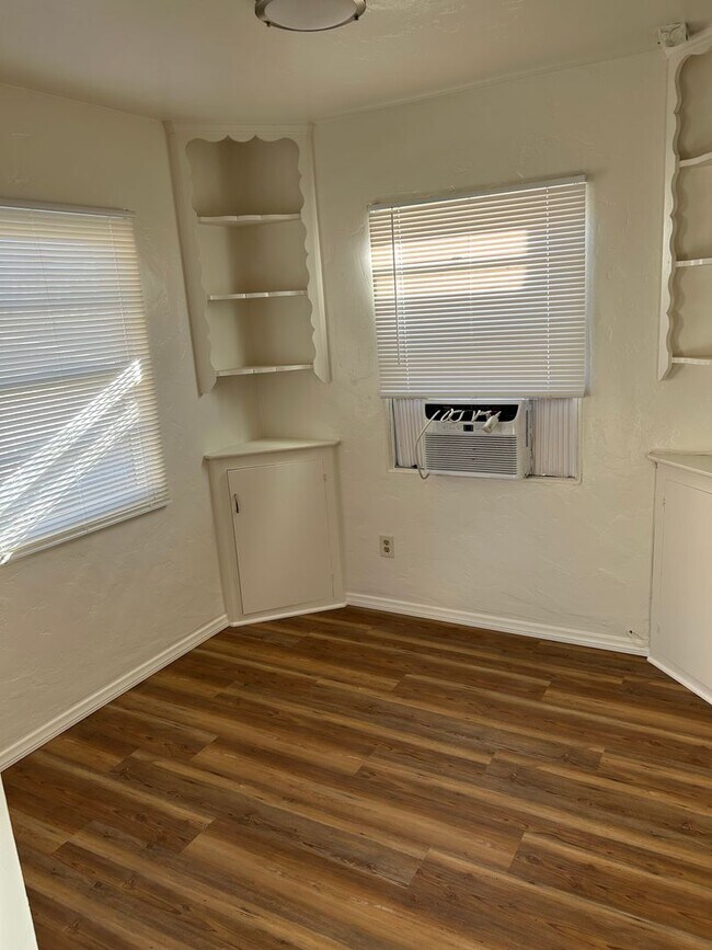 Building Photo - Illinois (4026-34)