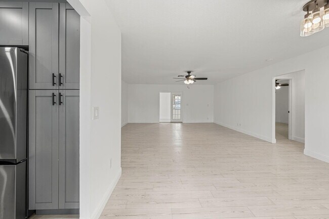 Building Photo - 908 Hibiscus Dr
