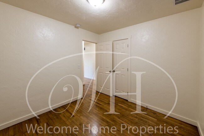 Building Photo - Newly Remodeled Single Family Home