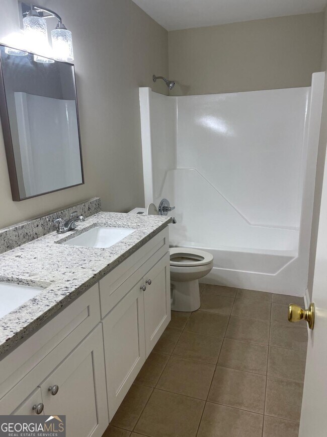 Building Photo - 3441 Brookhill Cir