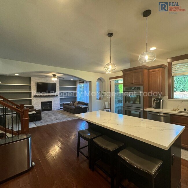 Building Photo - 4 Bedroom House in Puyallup! (Virtual Tour Available)