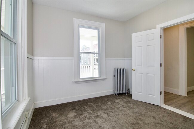Building Photo - 58 Howes St