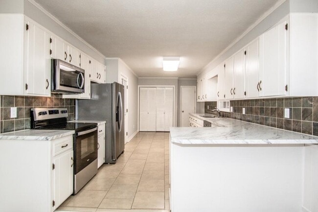 Building Photo - 2089 Rock Springs Cir