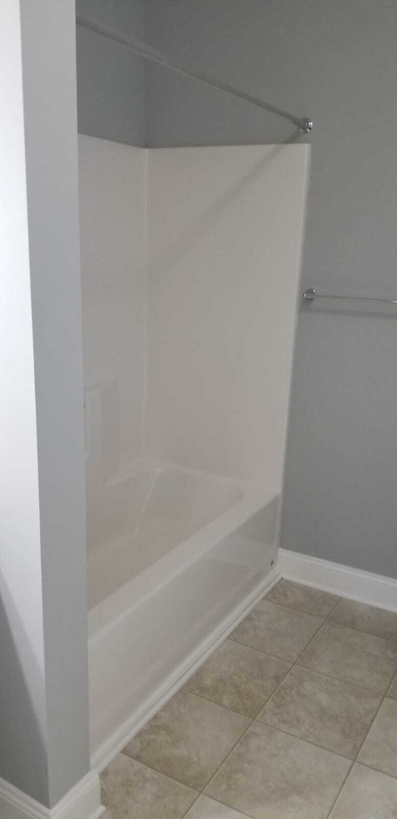 Building Photo - 2000 Fountainview Cir