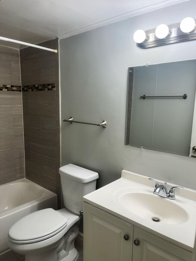 Building Photo - 2 Bed 1 Bath Bladensburg, MD