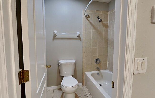 Building Photo - 906 Summit Ash Ct