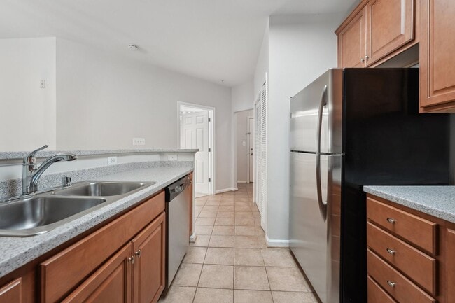 Building Photo - Welcome to this beautiful and bright one-b...