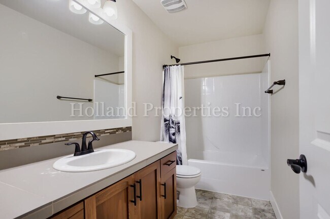 Building Photo - Beautiful North Bethany Home with Resort-Style Amenities & Walkable Location!