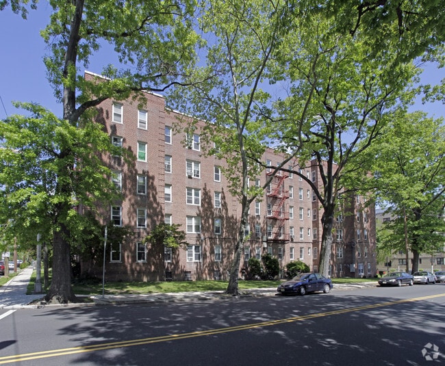 Building Photo - 103 Chancellor Ave