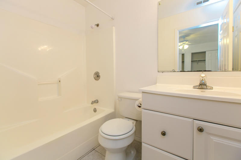 Building Photo - 430 Knickerbocker St