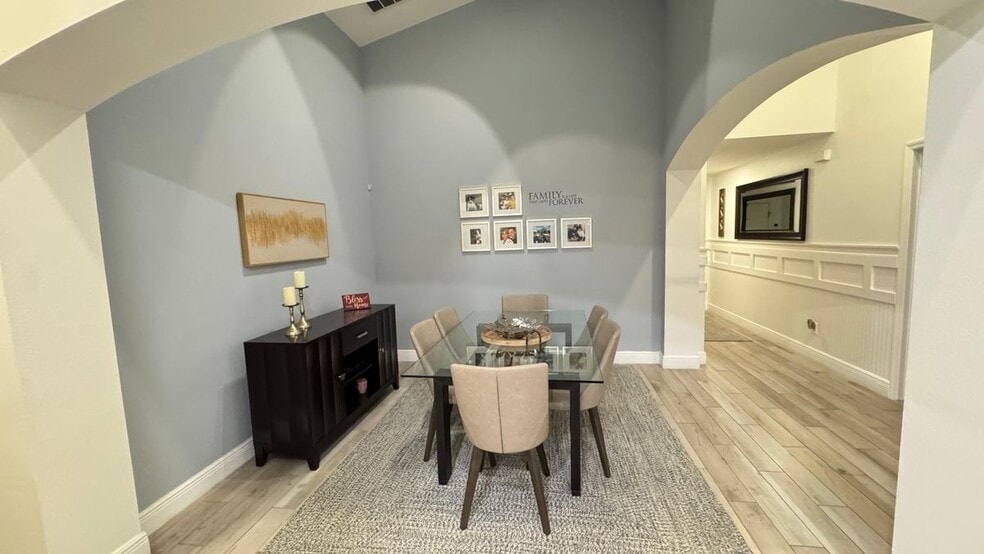 Building Photo - 676 Seneca Trail