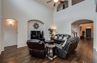 Building Photo - 7610 River Pass Dr